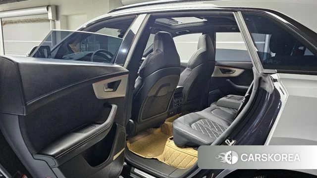 Audi Q8 (4M) 2021 Серебряный из Кореи, фото 2