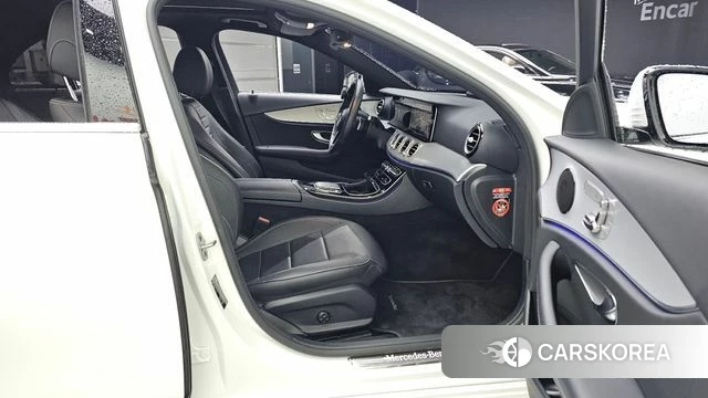 Mercedes-Benz E-Class W213 2020 Белый из Кореи, фото 2