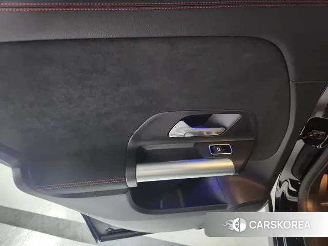 Mercedes-Benz GLA - Class H247 2025 Черный из Кореи, фото 2