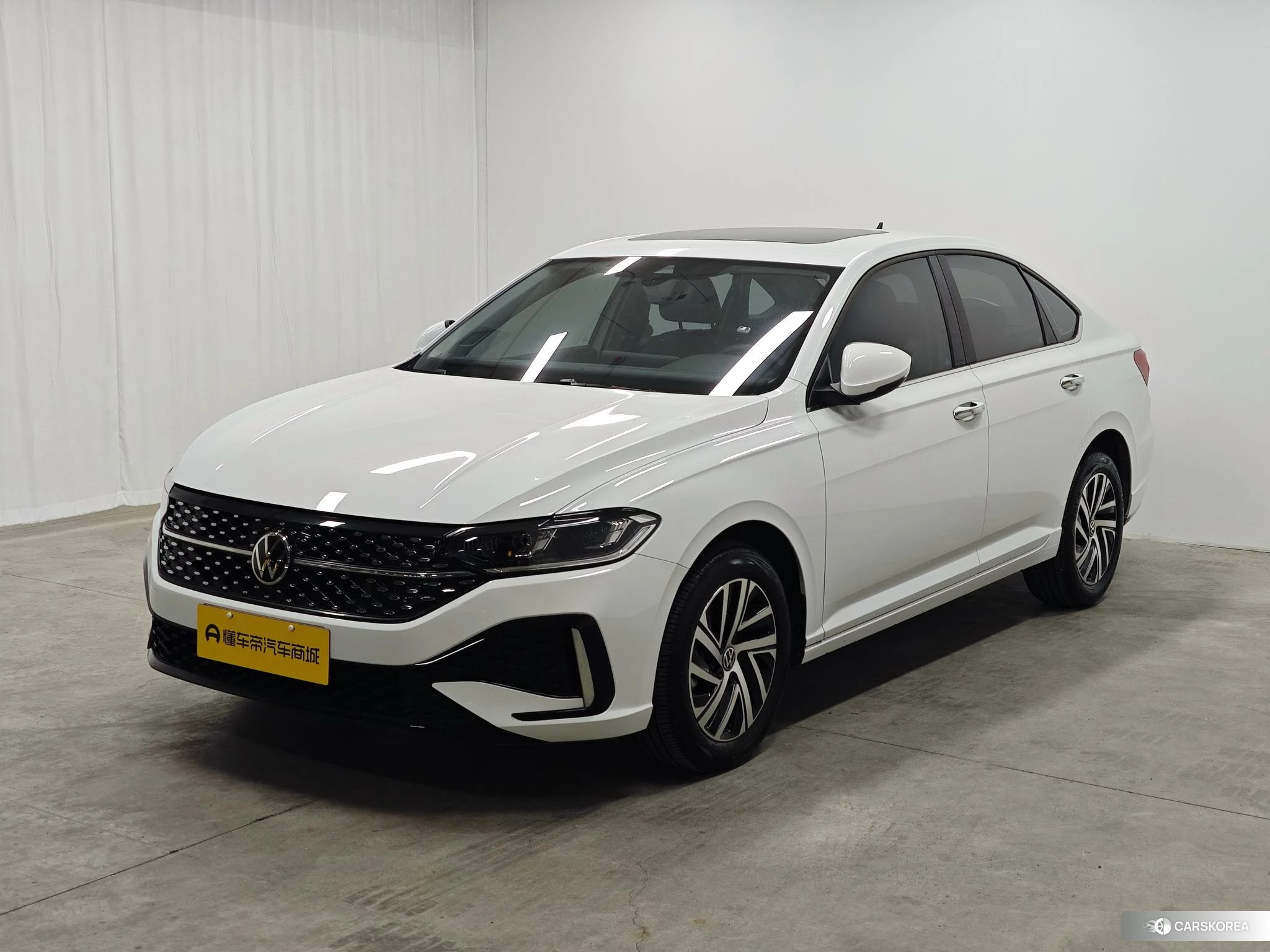 Volkswagen Lavida 2023 Белый из Китая, фото 2