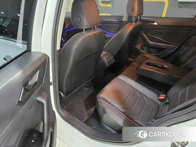 Volkswagen 7th Generation of Jetta 2023 Белый из Кореи, фото 2