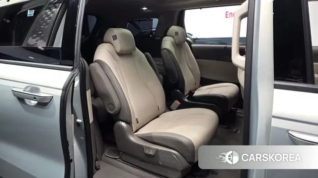 Kia The New Carnival 4th Generation 2023 Серебряный из Кореи, фото 2