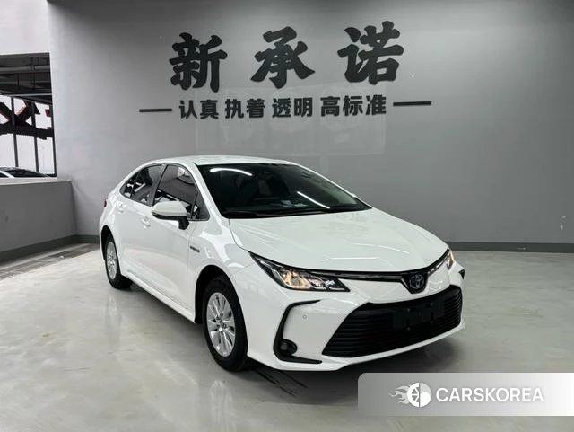 Toyota Corolla 2022 Белый из Китая, фото 2