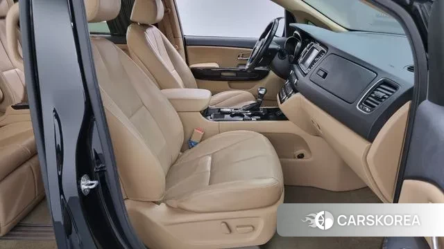 Kia The New Carnival 2018 Черный из Кореи, фото 2