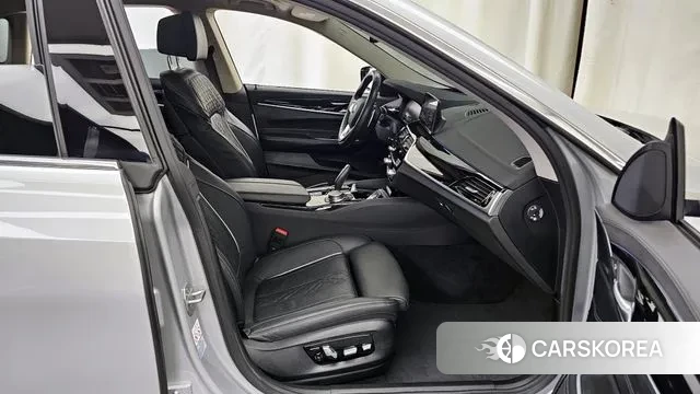 BMW 6 Series GT (G32) 2020 Серебристо-серый из Кореи, фото 2