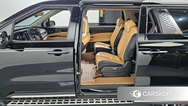 Kia Carnival 4th generation 2023 Черный из Кореи, фото 2