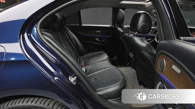 Mercedes-Benz E-Class W213 2018 Синий из Кореи, фото 2