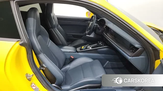 Porsche 911(992) 2022 Желтый из Кореи, фото 2