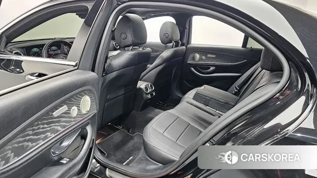 Mercedes-Benz E-Class W213 2022 Черный из Кореи, фото 2