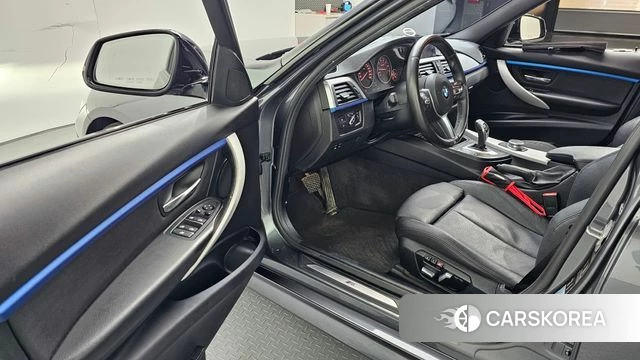 BMW 3 Series (F30) 2018 Серый из Кореи, фото 2