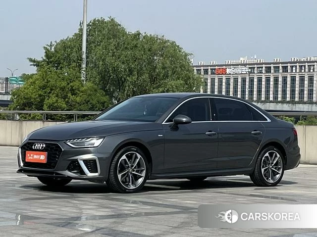 Audi A4L 2021 Темно-серый из Китая, фото 2
