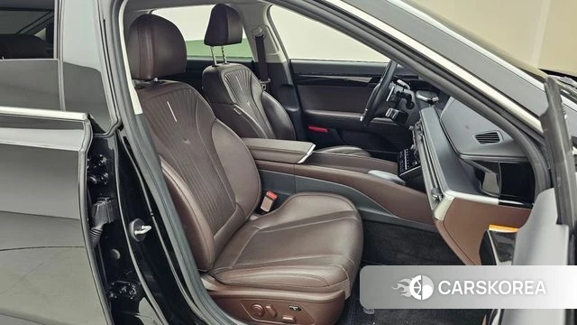 Hyundai Grandeur Hybrid (GN7) 2023 Черный из Кореи, фото 2