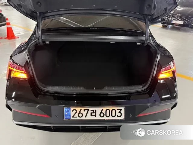 Hyundai The New Avante (CN7) 2024 Черный из Кореи, фото 2