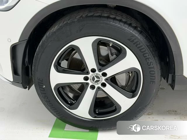 Mercedes-Benz GLC 2022 Белый из Китая, фото 2