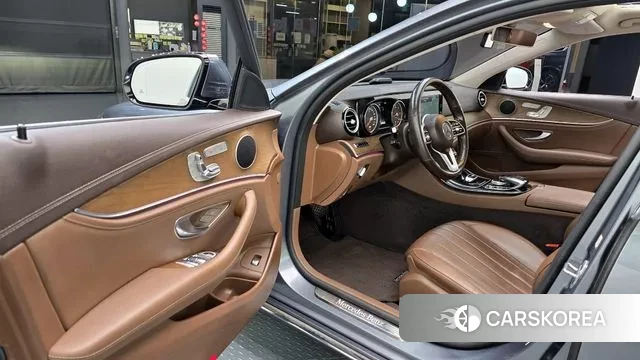 Mercedes-Benz E-Class W213 2020 Серый из Кореи, фото 2