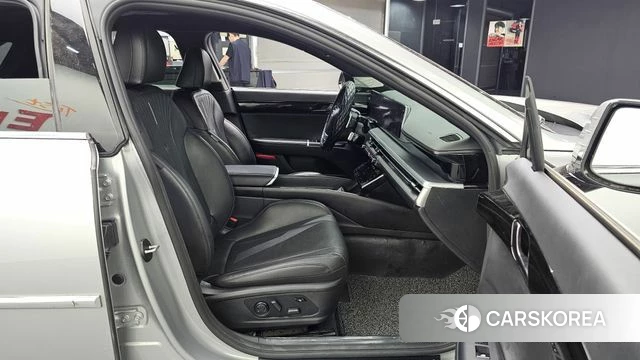 Hyundai Grandeur (GN7) 2023 Серебристо-серый из Кореи, фото 2