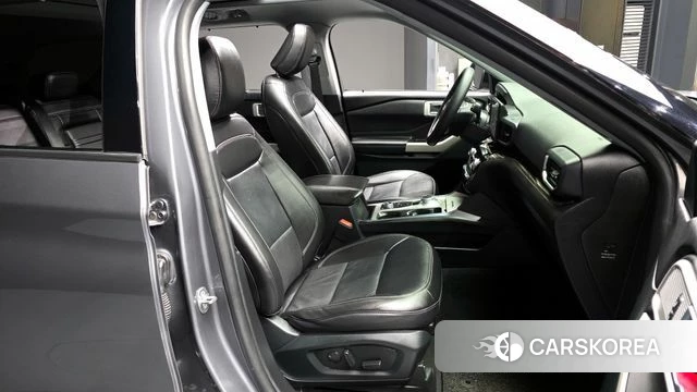 Ford Explorer 6th Generation 2021 Серый из Кореи, фото 2