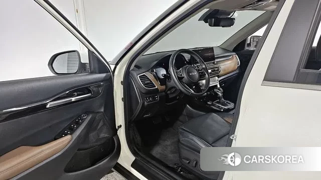 Kia Seltos 2022 Белый из Кореи, фото 2