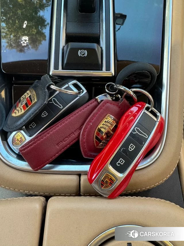 Porsche Panamera (971) 2021 Красный из Кореи, фото 2