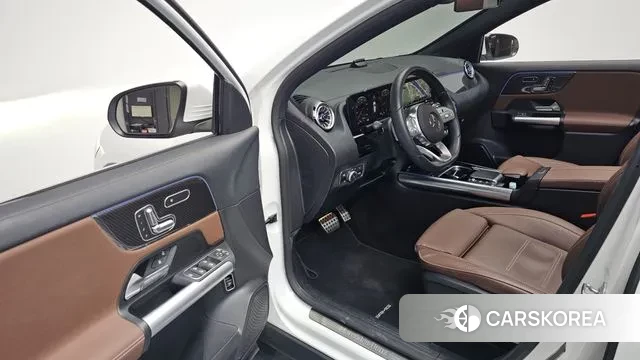 Mercedes-Benz GLA - Class H247 2023 Белый из Кореи, фото 2