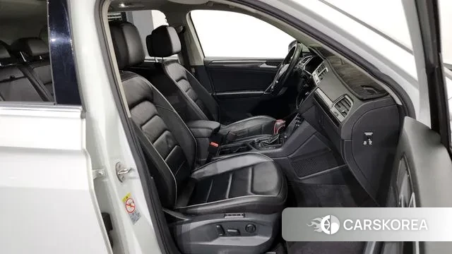 Volkswagen Tiguan second Generation 2018 Белый из Кореи, фото 2