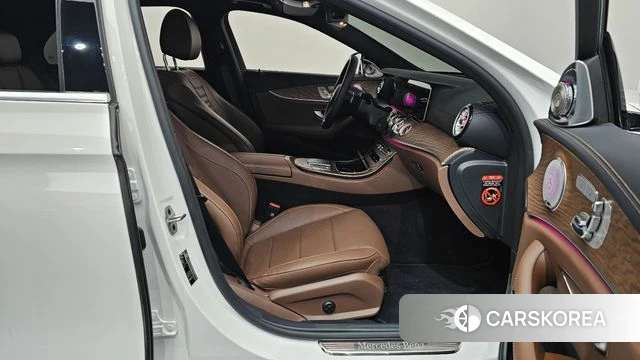 Mercedes-Benz E-Class W213 2023 Белый из Кореи, фото 2