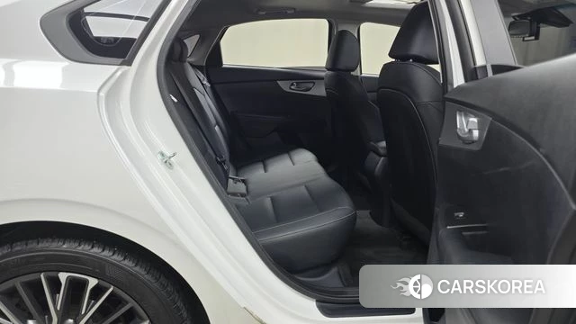 Kia The New K3 2nd generation 2022 Белый из Кореи, фото 2