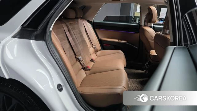Hyundai Grandeur Hybrid (GN7) 2023 Белый из Кореи, фото 2