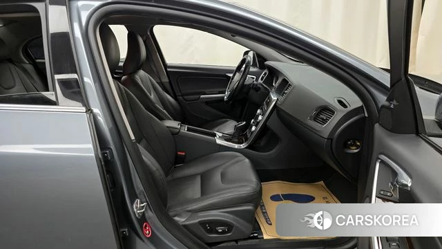 Volvo S60 2018 Серый из Кореи, фото 2