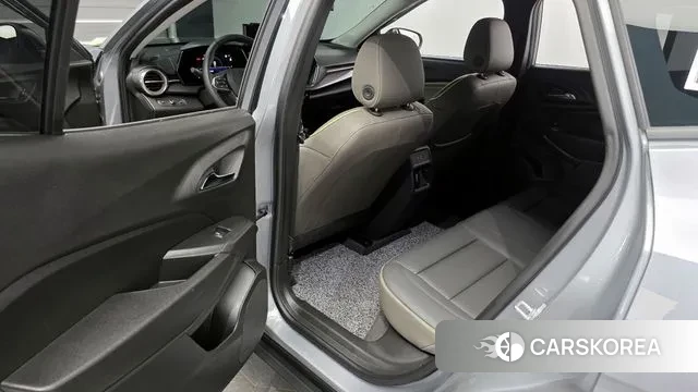 Chevrolet (GM Daewoo) Trax Crossover 2024 Серый из Кореи, фото 2