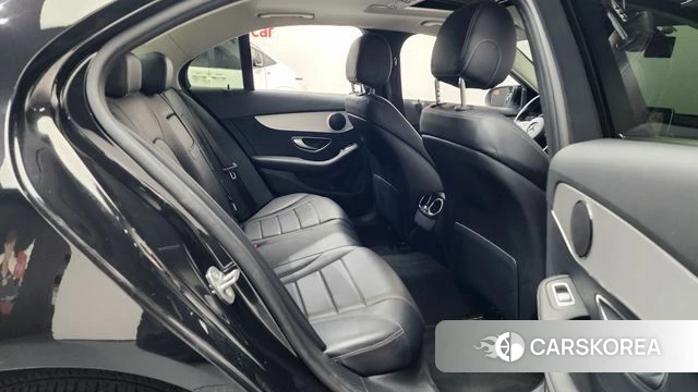 Mercedes-Benz C-Class W205 2018 Черный из Кореи, фото 2