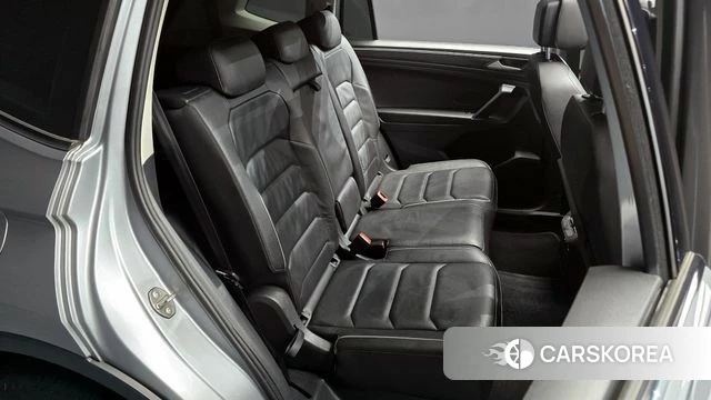 Volkswagen Tiguan Allspace 2020 Серебряный из Кореи, фото 2