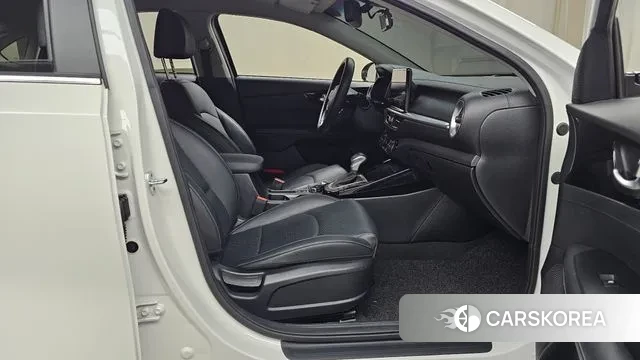 Kia The New K3 2nd generation 2022 Белый из Кореи, фото 2