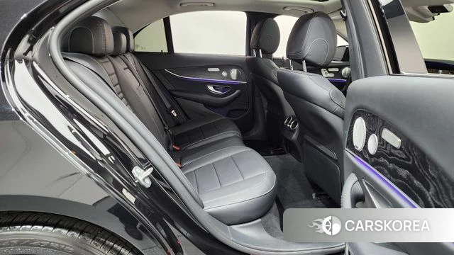 Mercedes-Benz E-Class W213 2018 Черный из Кореи, фото 2