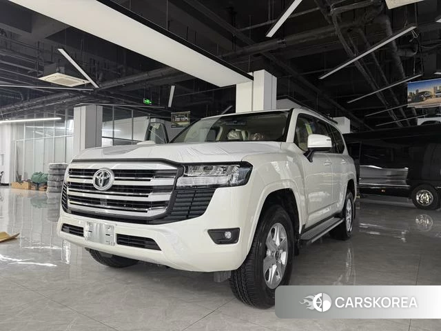 Toyota Land Cruiser (imported) 2026 Белый из Китая, фото 2