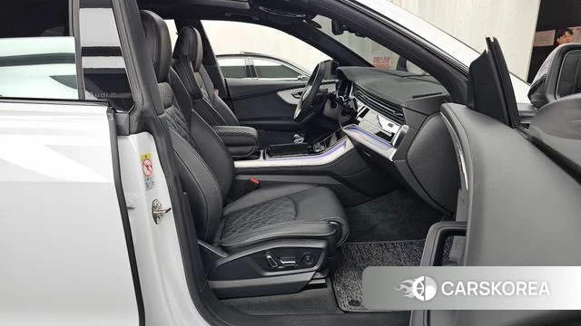 Audi Q8 (4M) 2025 Белый из Кореи, фото 2