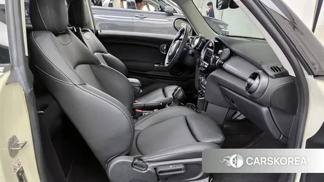 Mini Cooper 2021 Жемчужный цвет из Кореи, фото 2