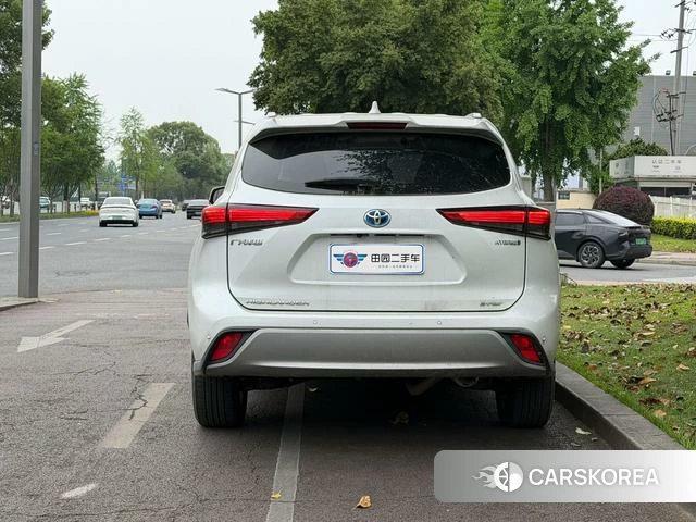 Toyota Highlander 2022 Белый из Китая, фото 2