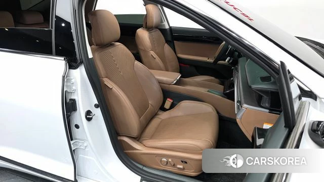 Hyundai Grandeur Hybrid (GN7) 2023 Белый из Кореи, фото 2