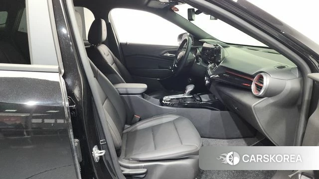 Chevrolet (GM Daewoo) Trax Crossover 2024 Черный из Кореи, фото 2