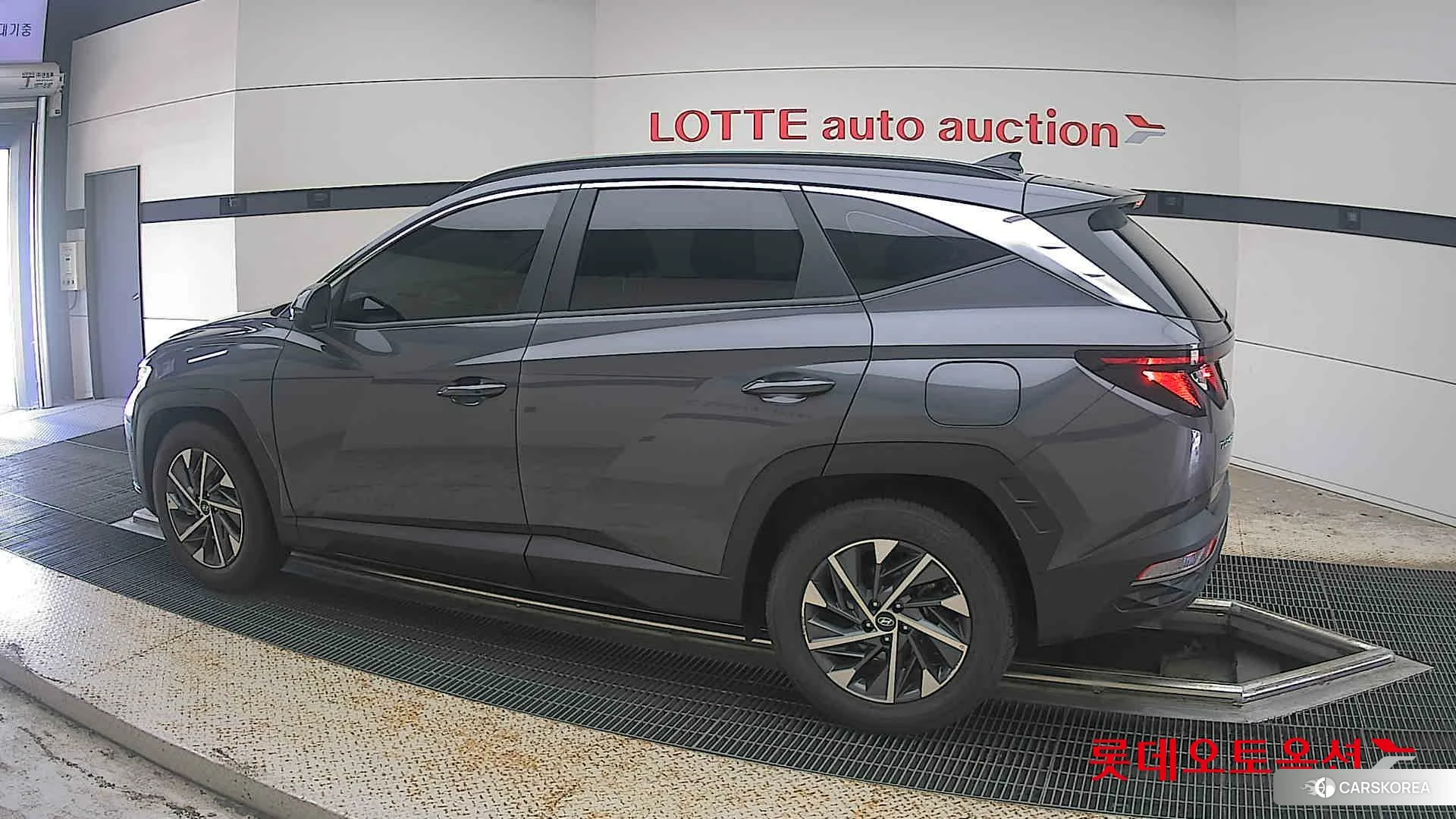 Hyundai Tucson 2022 Titanium Grey Metallic из Кореи, фото 2