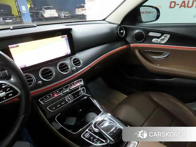 Mercedes-Benz E-Class W213 2018 Серый из Кореи, фото 2