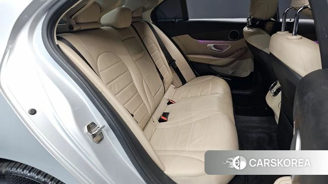 Mercedes-Benz C-Class W205 2018 Серебристо-серый из Кореи, фото 2