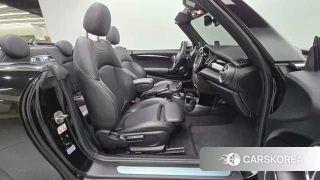 Mini Cooper Convertible 2020 Черный из Кореи, фото 2