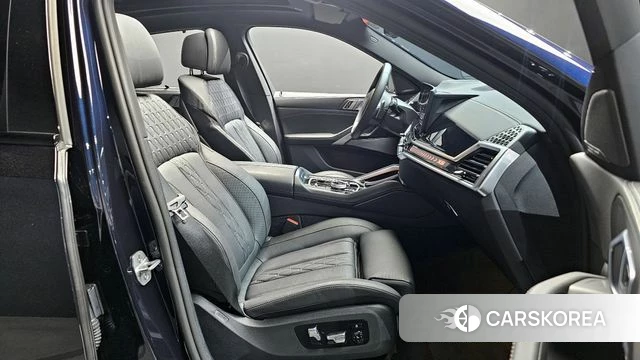 BMW X6 (G06) 2025 Черный из Кореи, фото 2