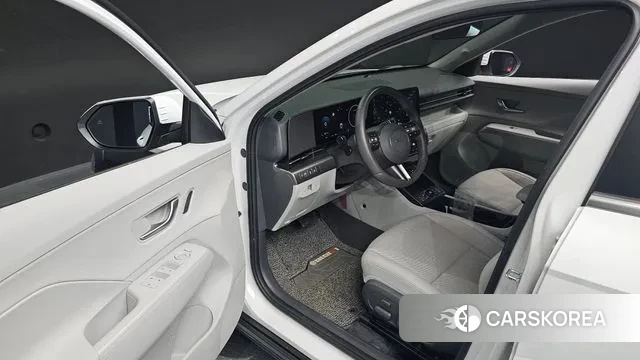 Hyundai Kona Hybrid (SX2) 2023 Белый из Кореи, фото 2