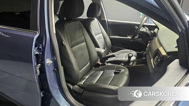 Kia Stonic 2018 Синий из Кореи, фото 2