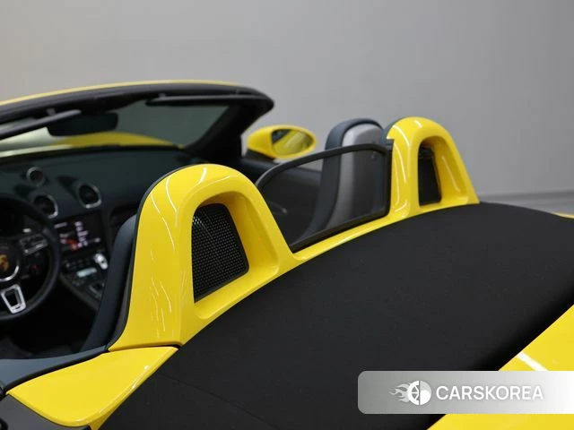 Porsche 718 Boxster 2021 Желтый из Кореи, фото 2