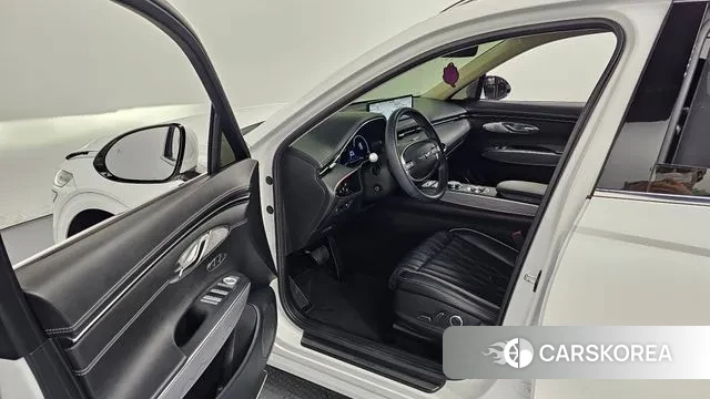 Genesis GV70 2022 Белый из Кореи, фото 2