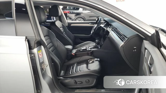 Volkswagen Arteon 2018 Серебристо-серый из Кореи, фото 2